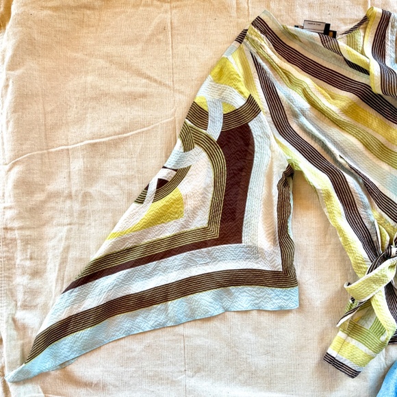 BCBG Silk multi color stripe kimono style wrap - Picture 6 of 8